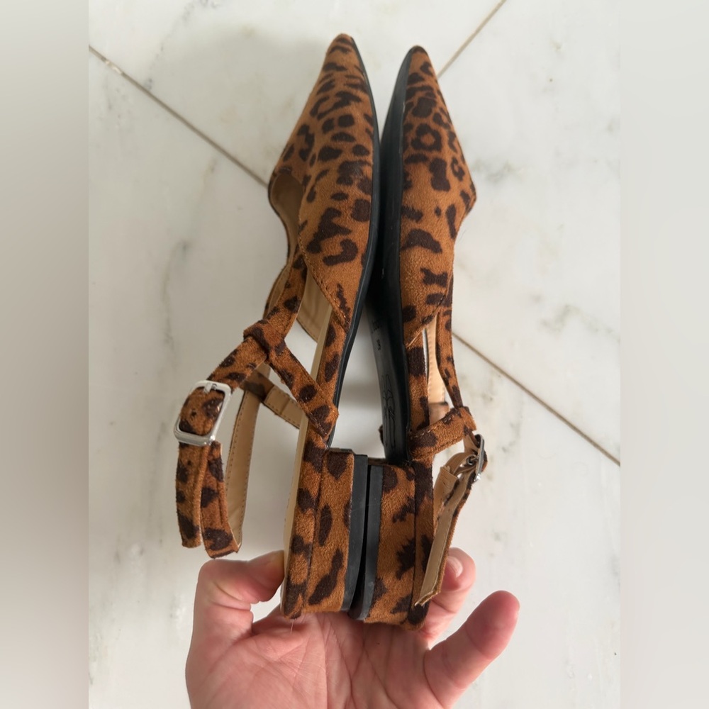 C. Paravano Euro 39 US 8.5 Designer Pointed Toe Cheetah Print Micro Heel Flats - Picture 7 of 9
